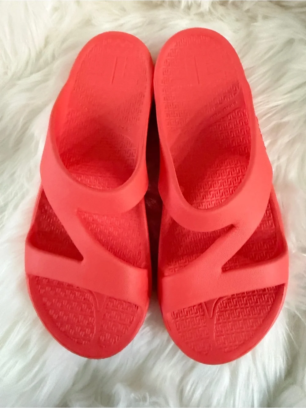 TELIC Z Strap Arch Support Sandals - Island Coral size M/L